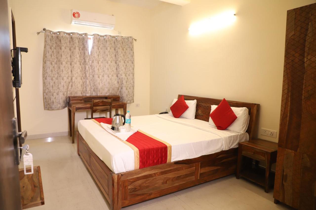 Hotel The York Noida Esterno foto