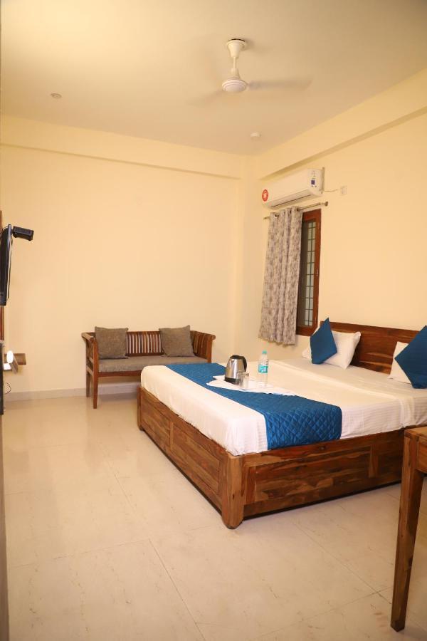 Hotel The York Noida Esterno foto