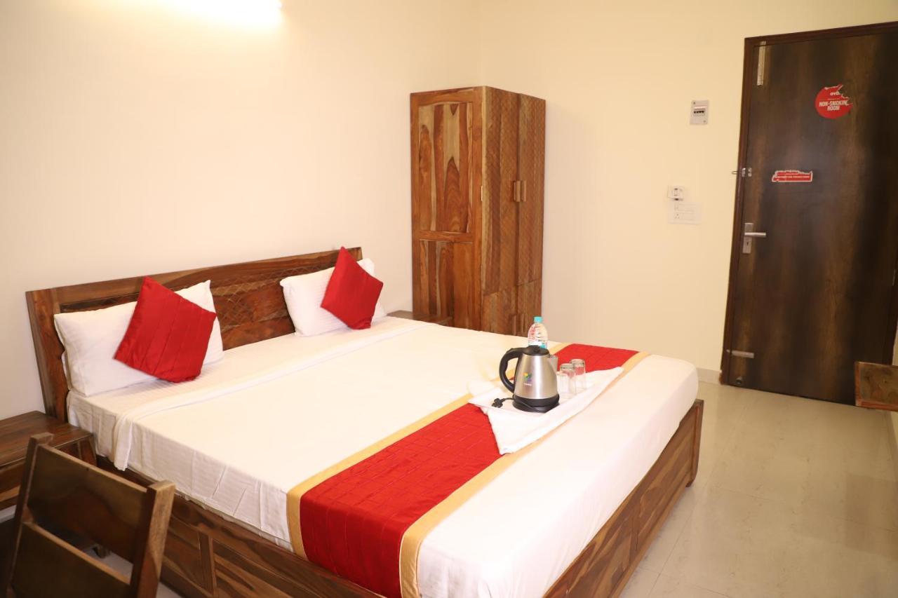 Hotel The York Noida Esterno foto