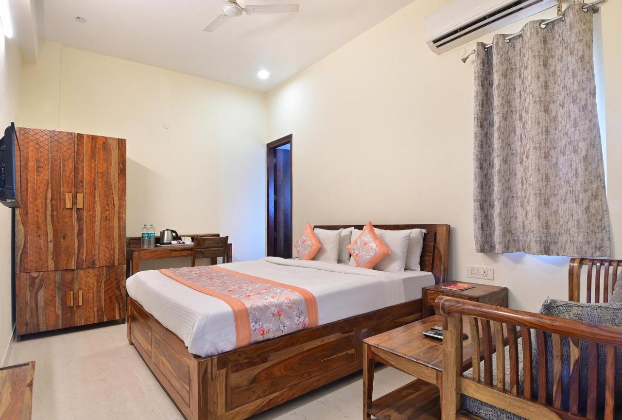 Hotel The York Noida Esterno foto