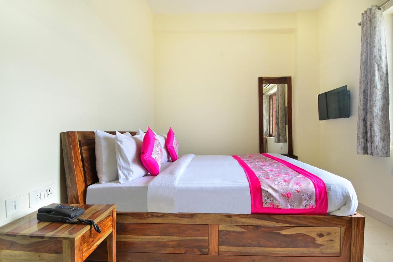Hotel The York Noida Esterno foto