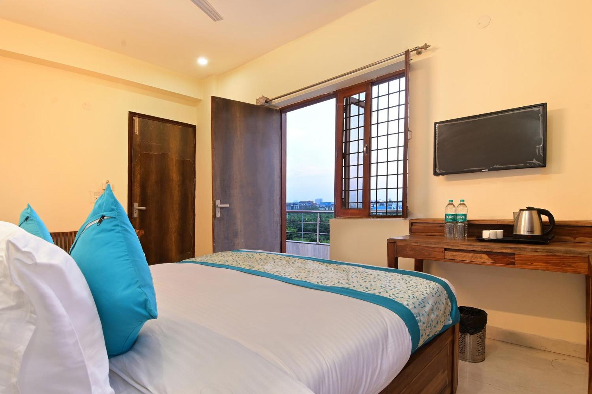 Hotel The York Noida Esterno foto