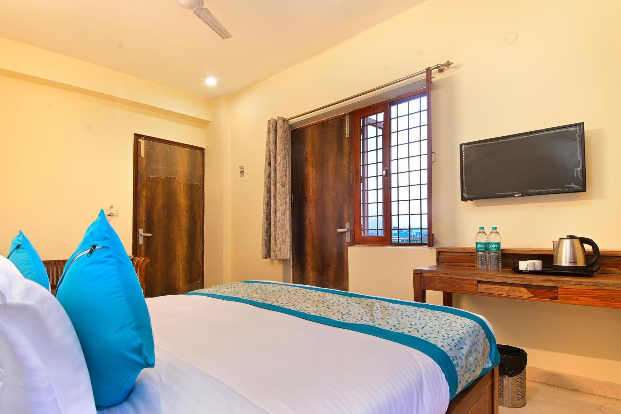 Hotel The York Noida Esterno foto