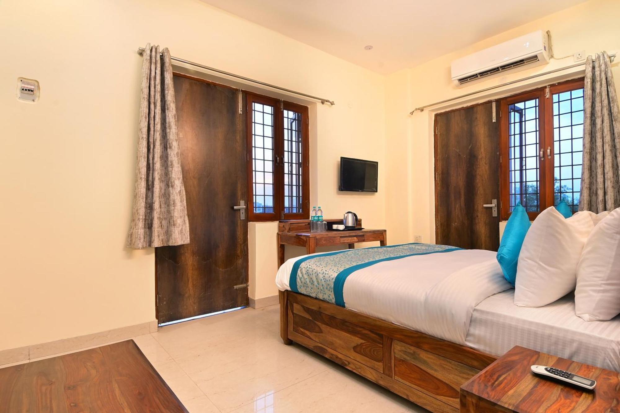 Hotel The York Noida Esterno foto
